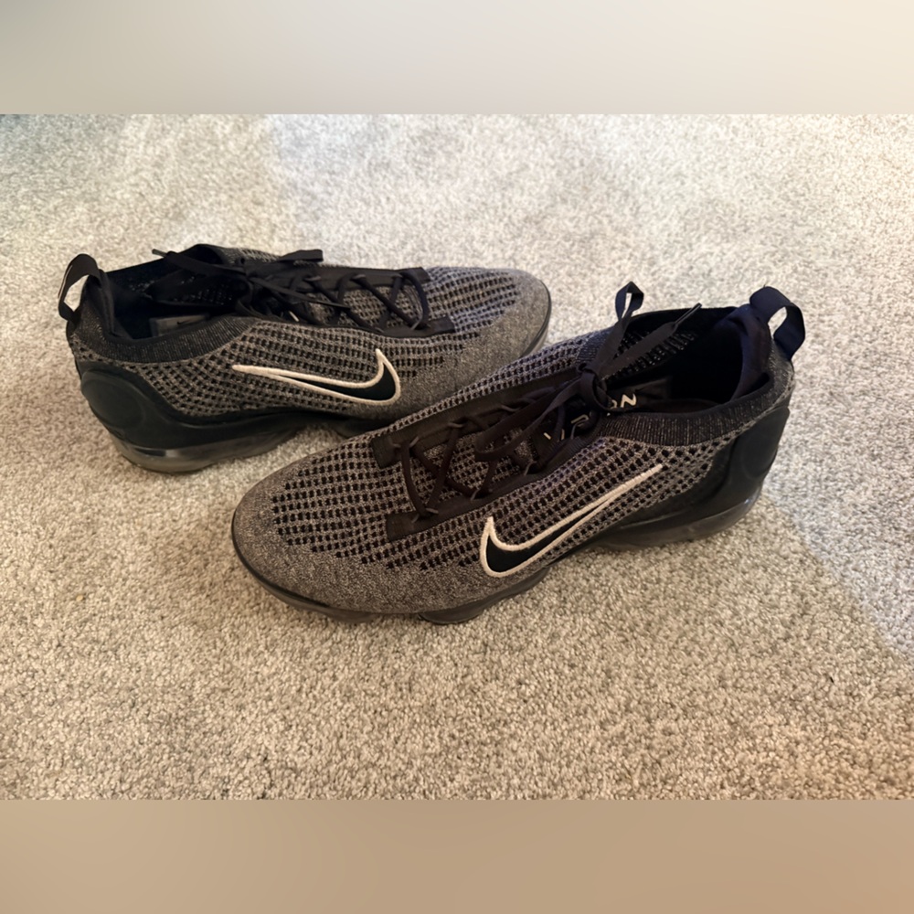 Nike vapor max vapormaxes Men's Black and Gray Mesh Athletic Shoes